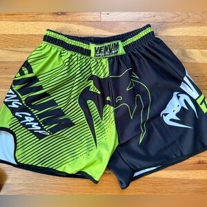 Venum Kickboxing Muay Thai Shorts Neon Green Black | Size L | Training Fight